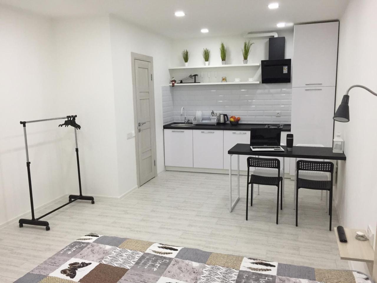 Cozy Underground Apartment At The Center Kherson Eksteriør billede